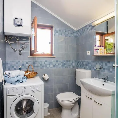 Kristic - One Bedroom With Balcony And Sea View Daire